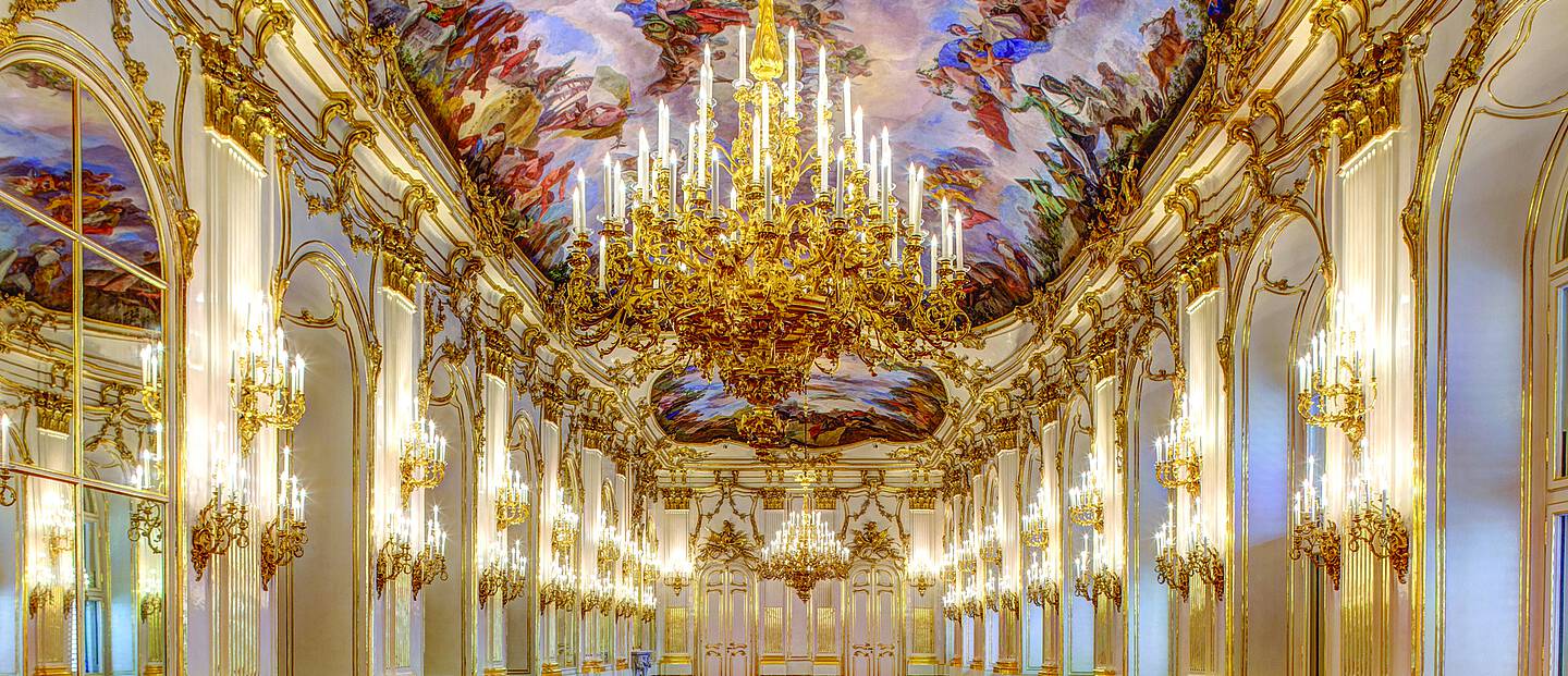 Kombi-Angebot: Schloss Schönbrunn Tour & Konzert