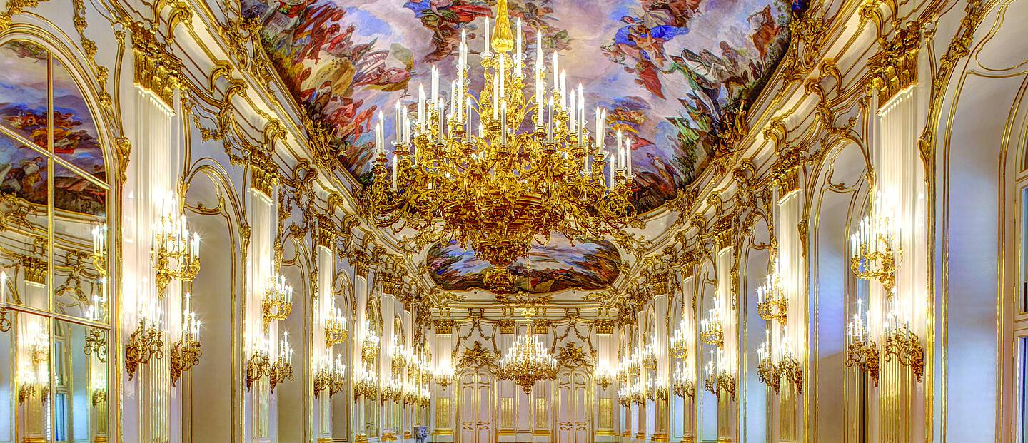 Kombi-Angebot: Schloss Schönbrunn Tour & Konzert Kombi-Angebot: Schloss Schönbrunn Tour & Konzert