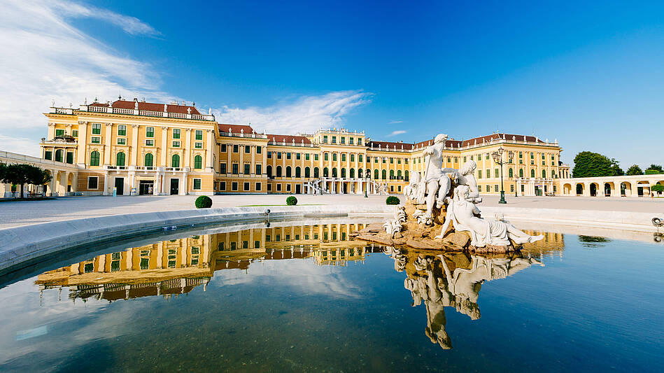 Schloss Schönbrunn Konzert inklusive HOP ON HOP OFF Bus Tour Wien