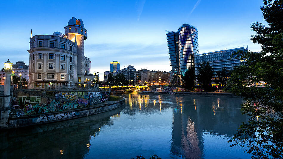 Night Tour Vienna Sightseeing Donaukanal