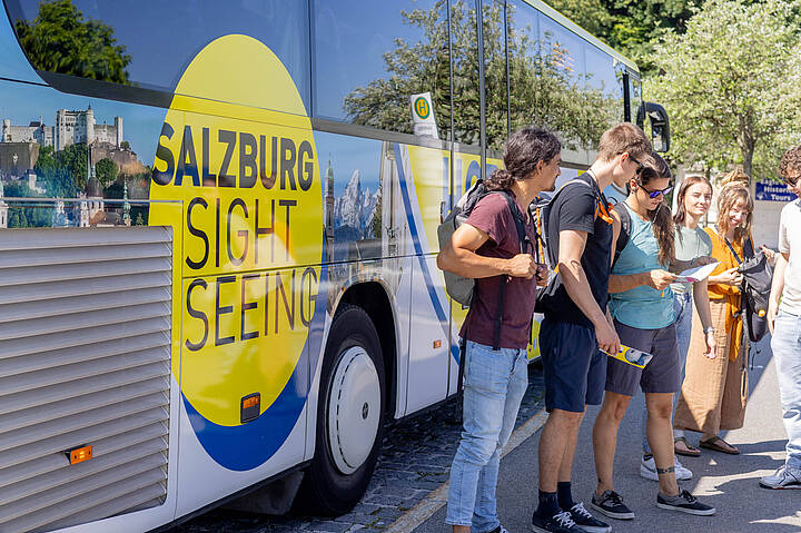 [Translate to English:] HOP ON HOP OFF Bus Tour Salzburg