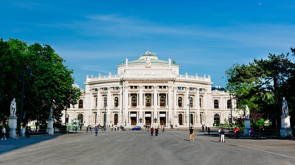 App-Guided: Walking Tour Wiener Highlights, Burgtheater