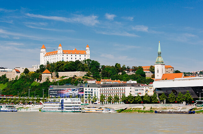 Bratislava: Tagesausflug ab Wien mit Bus und Schiff