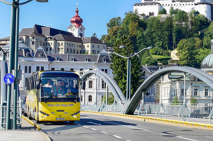 [Translate to Spanisch:] HOP ON HOP OFF Bus Tour Salzburg